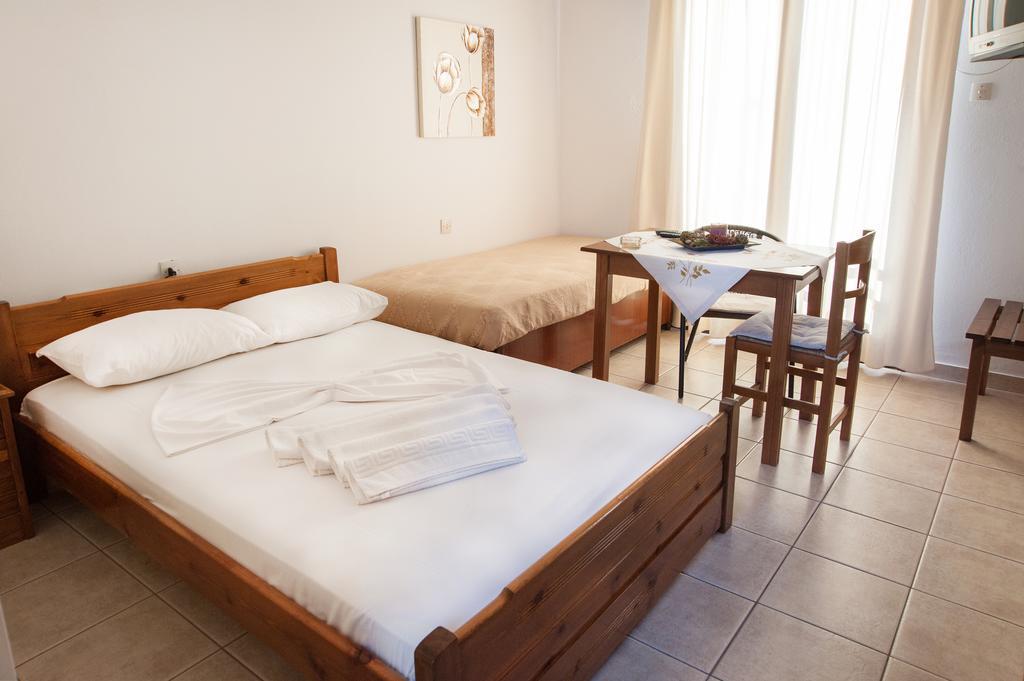 Hotel Platanidia Buitenkant foto